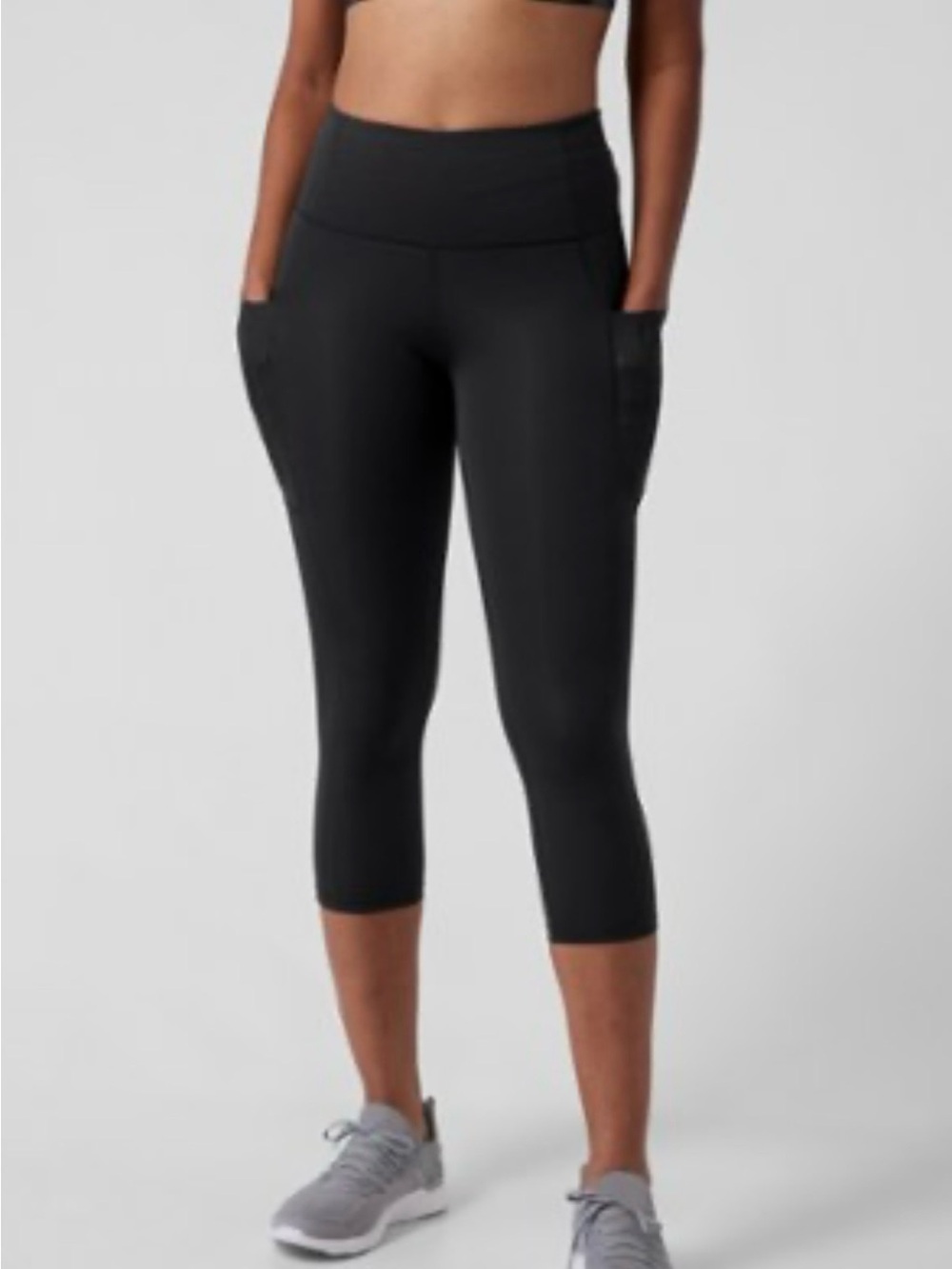 Athleta Size S Ultimate Stash Pocket Capri Black Stretch Activewear Leggings EUC
